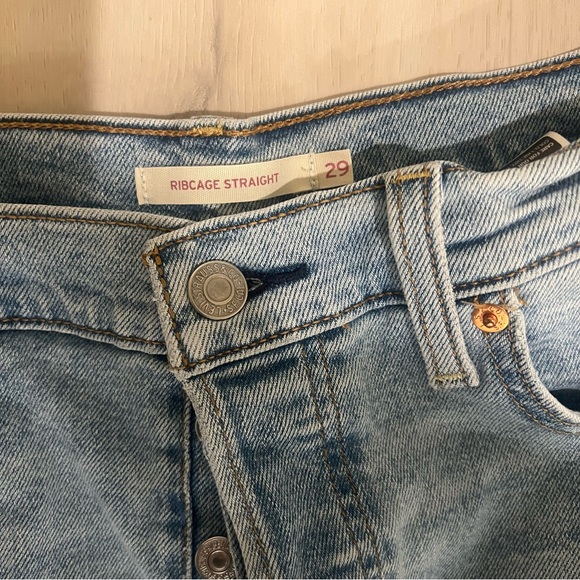 LEVI'S Ribcage Straight Ankle Jeans in Solid light Wash Button Fly Size 29 - Picture 3 of 7